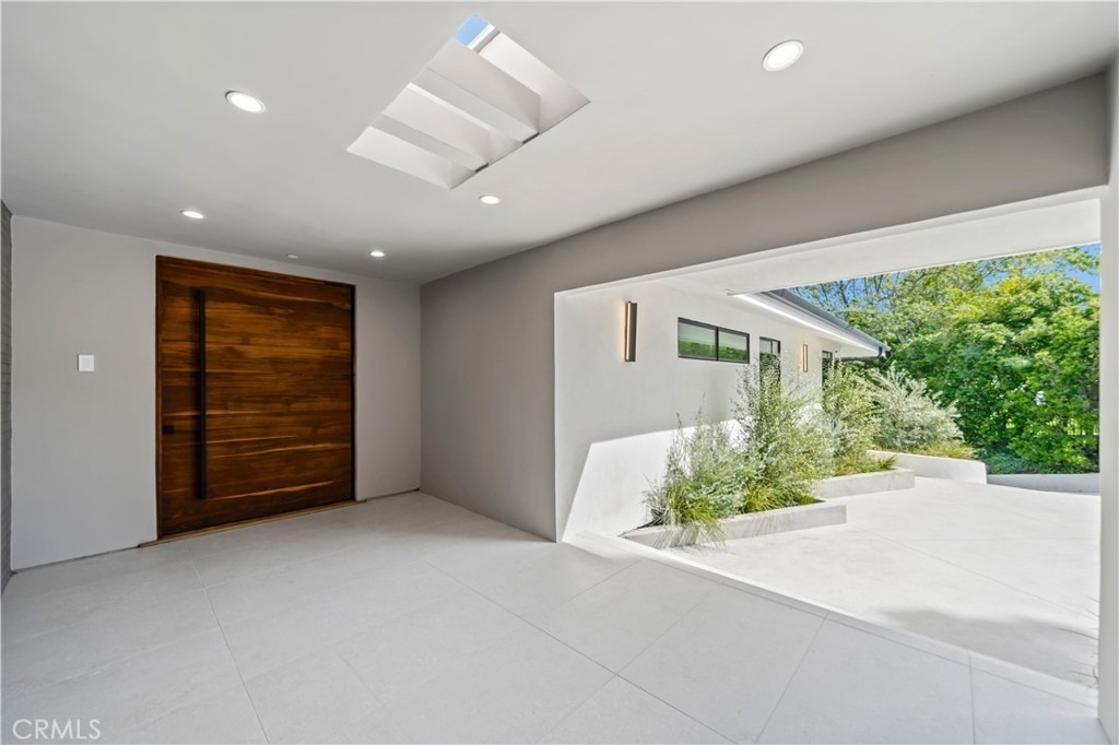 16105 Clear Oak Drive - Photo 2