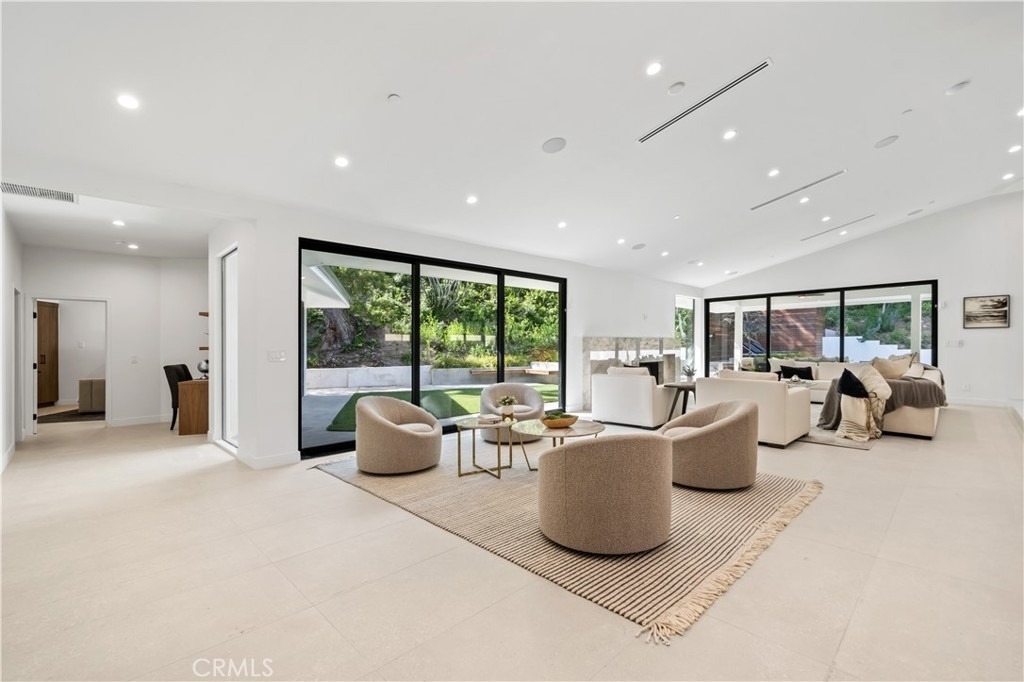 16105 Clear Oak Drive - Photo 25