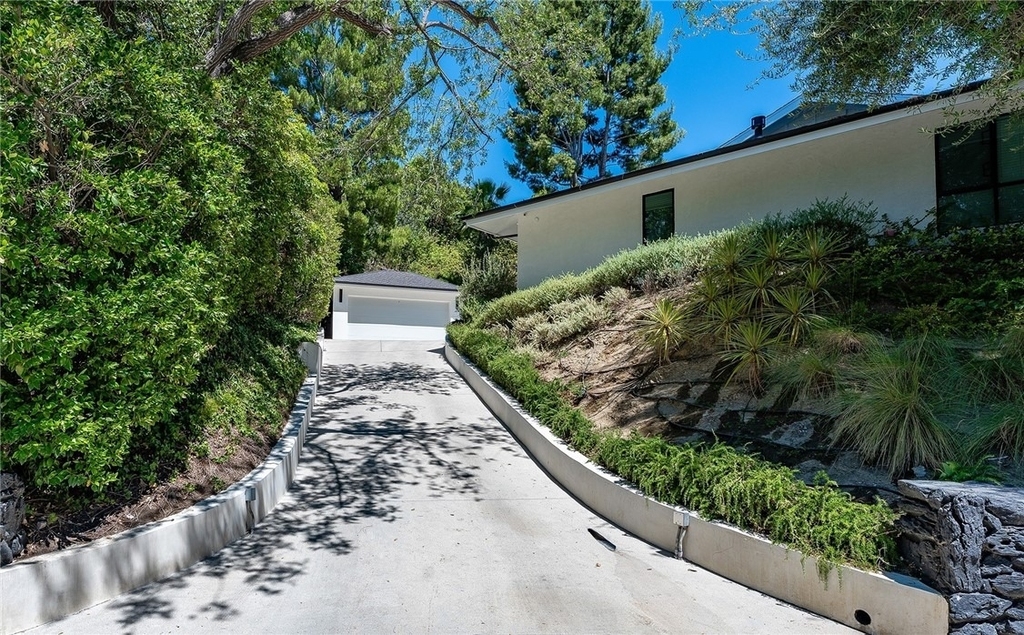 16105 Clear Oak Drive - Photo 40