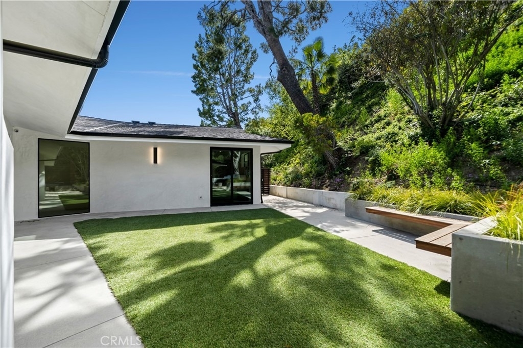 16105 Clear Oak Drive - Photo 32