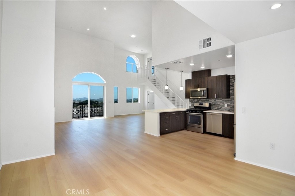 124 W Colorado - Photo 1