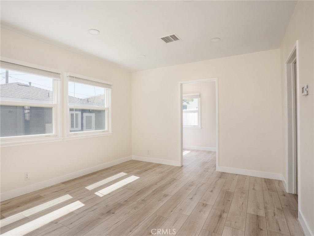 529 E Walnut Avenue - Photo 3