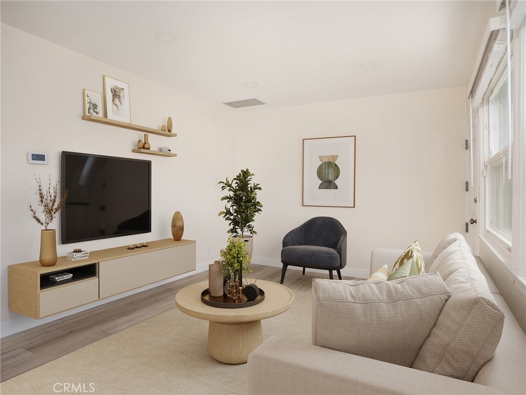 529 E Walnut Avenue - Photo 4