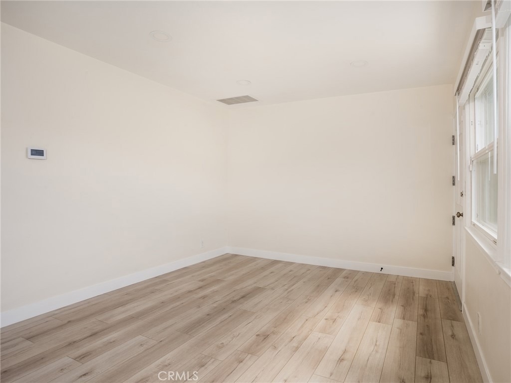 529 E Walnut Avenue - Photo 5