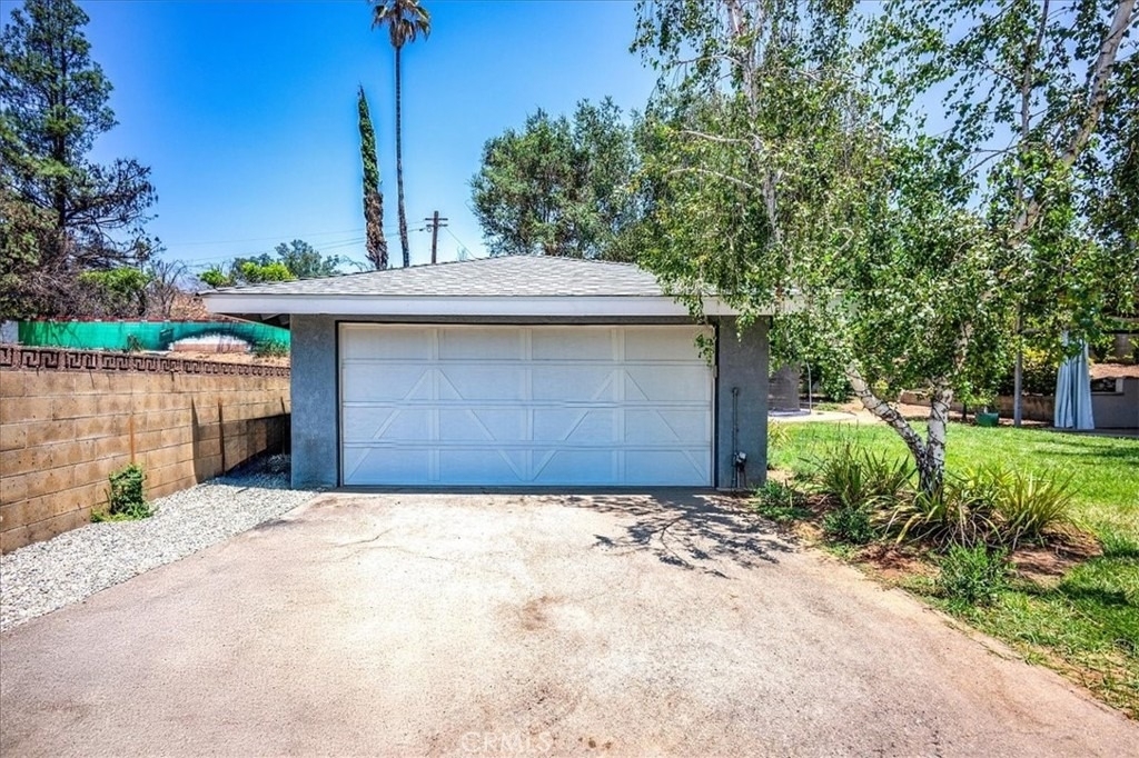 385 E Mendocino Street - Photo 37
