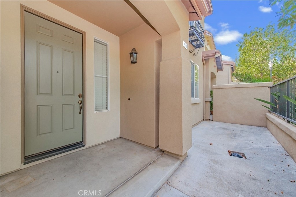 23 Willowdale - Photo 2