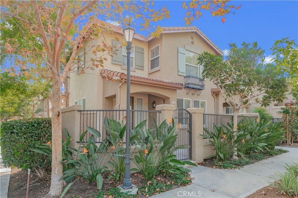 23 Willowdale - Photo 0