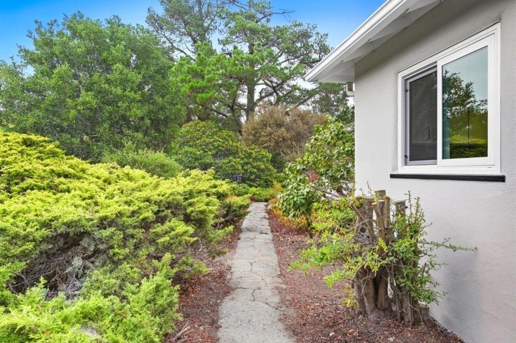 1061 Parrott Drive - Photo 10