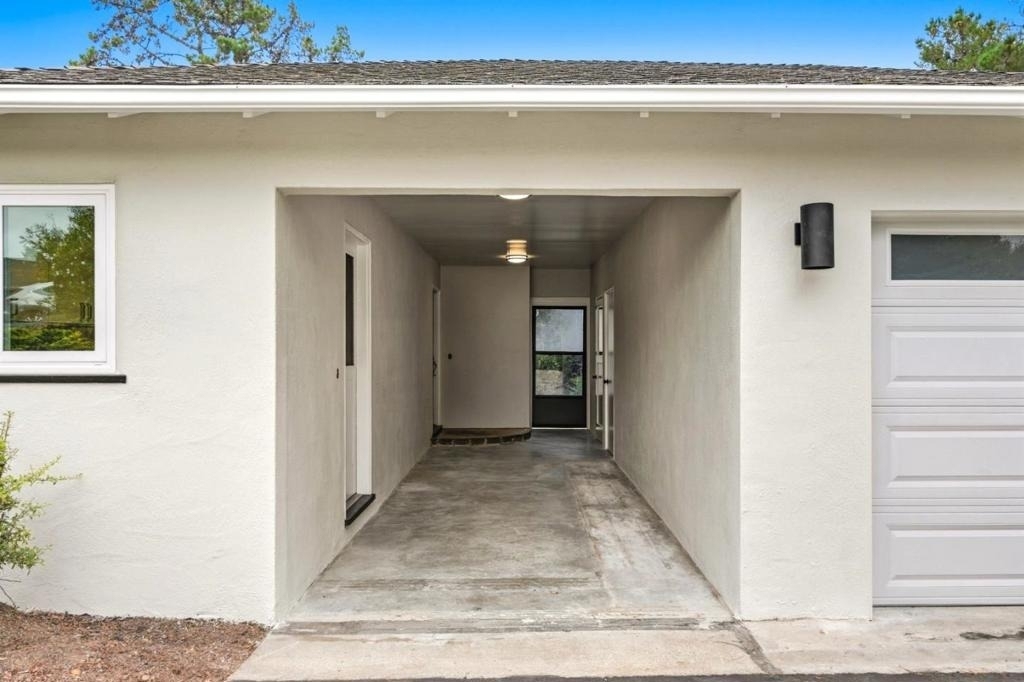 1061 Parrott Drive - Photo 2