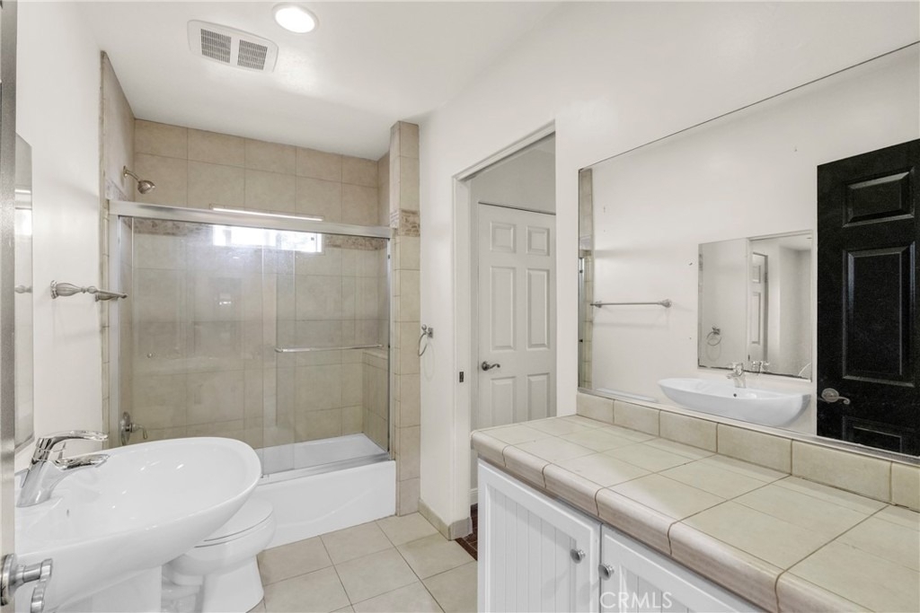 19000 Strathern - Photo 24