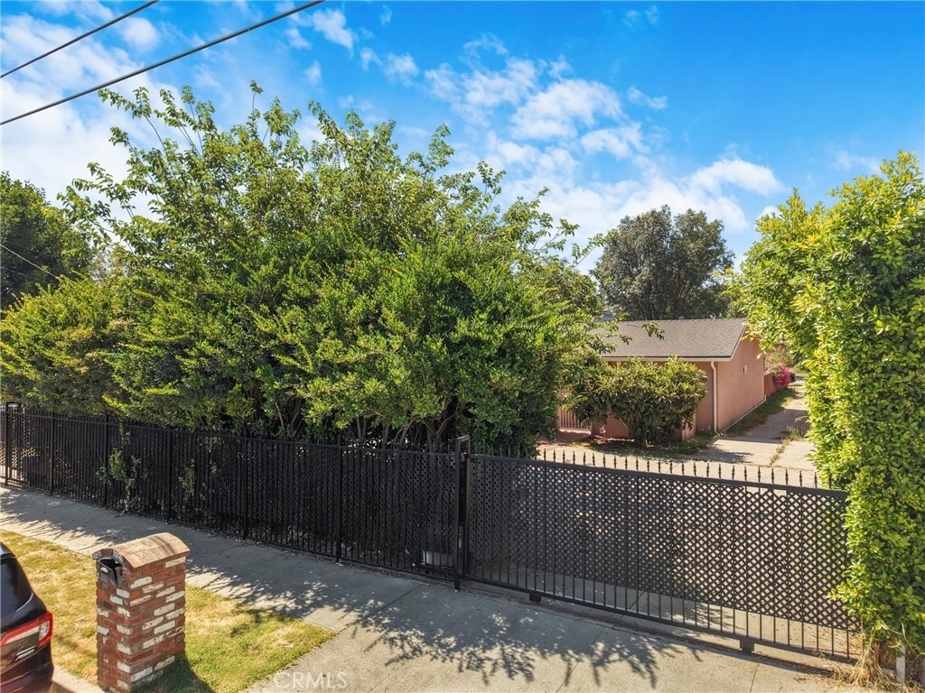 19000 Strathern - Photo 29