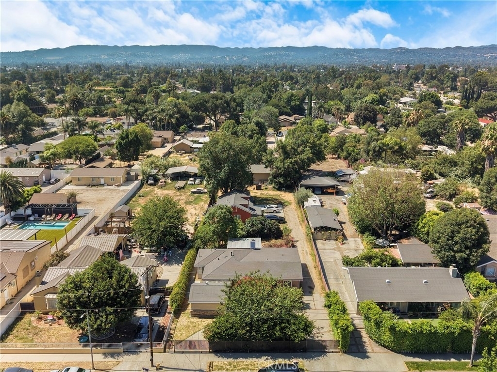 19000 Strathern - Photo 31