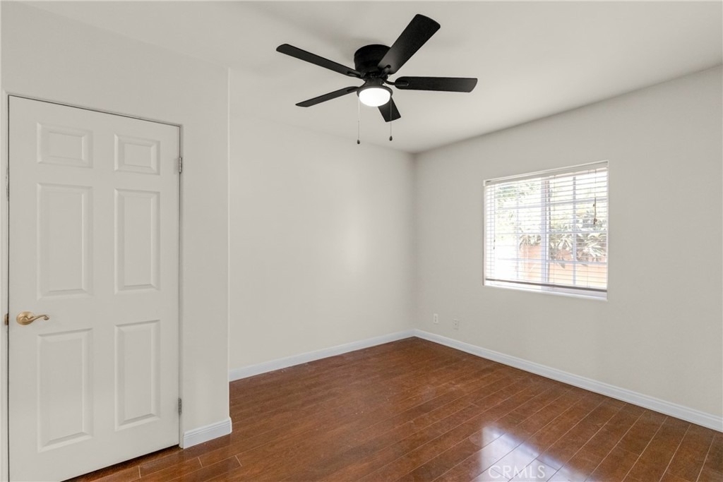 19000 Strathern - Photo 21