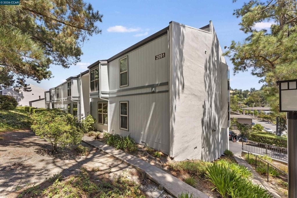 2091 Ascot Dr. - Photo 16