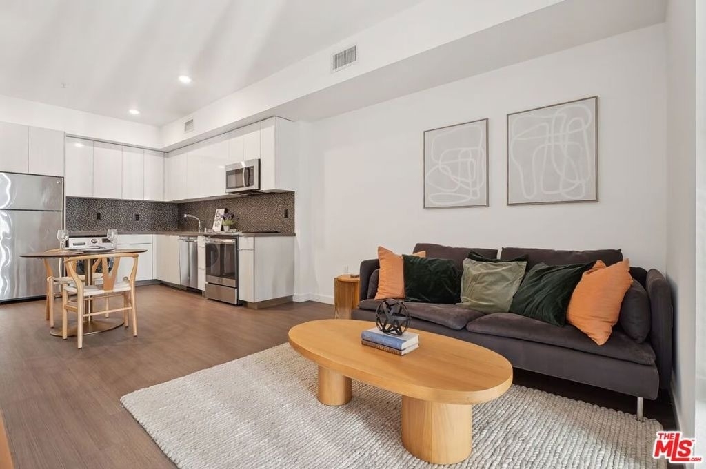 3640 Wilshire Boulevard - Photo 3