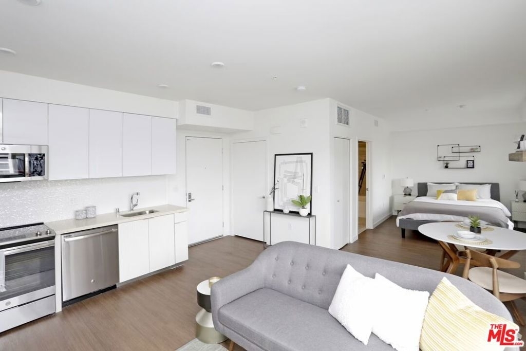 3640 Wilshire Boulevard - Photo 6
