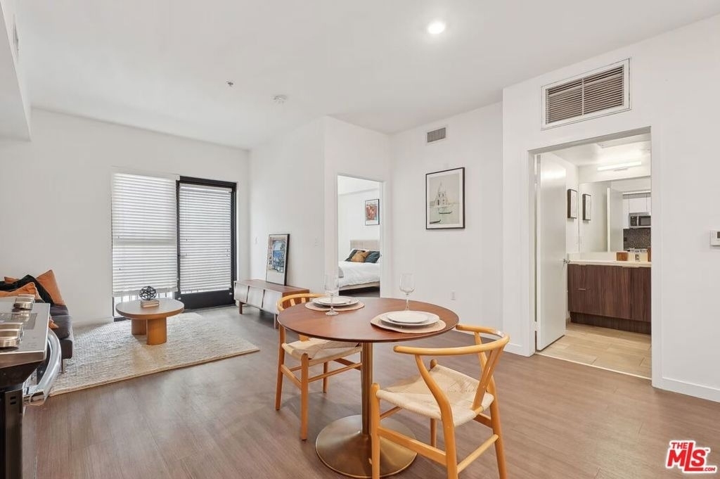 3640 Wilshire Boulevard - Photo 4