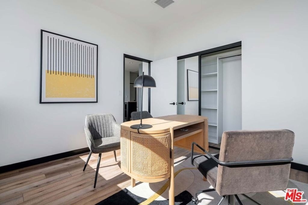 2500 Wilshire Boulevard - Photo 3