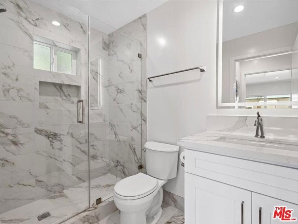 1165 Stanford St - Photo 3