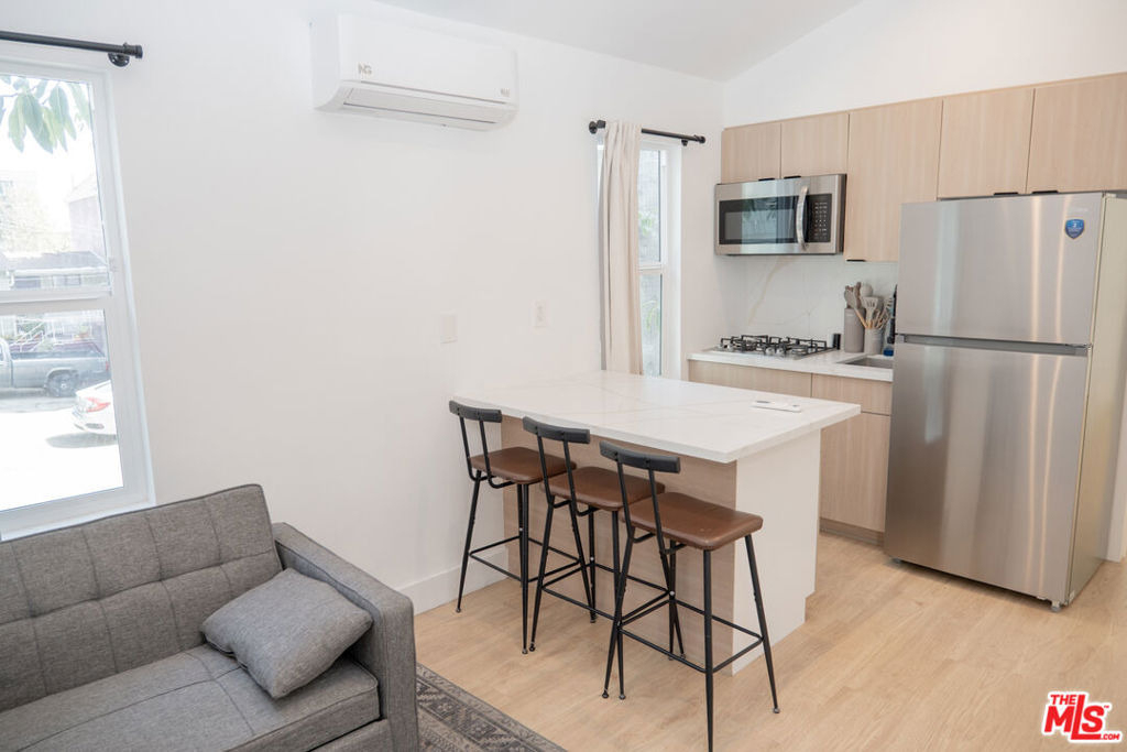 6138 Carlos Avenue - Photo 8