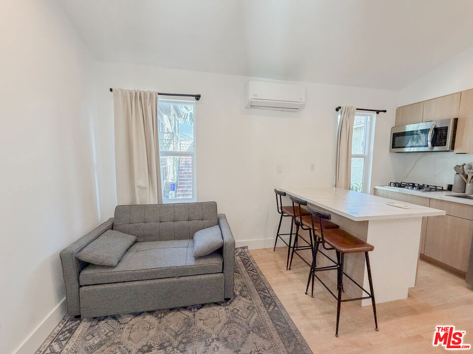 6138 Carlos Avenue - Photo 5