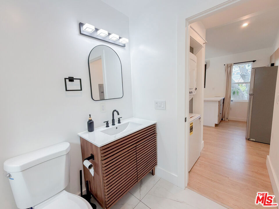 6138 Carlos Avenue - Photo 11