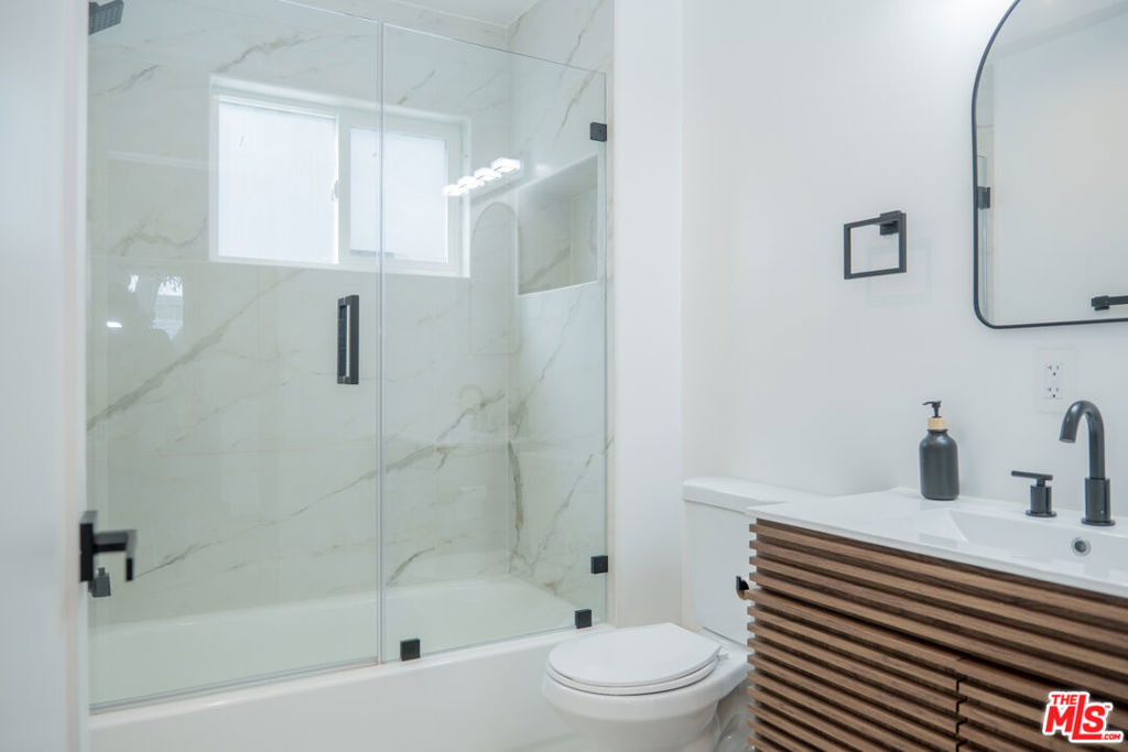 6138 Carlos Avenue - Photo 14
