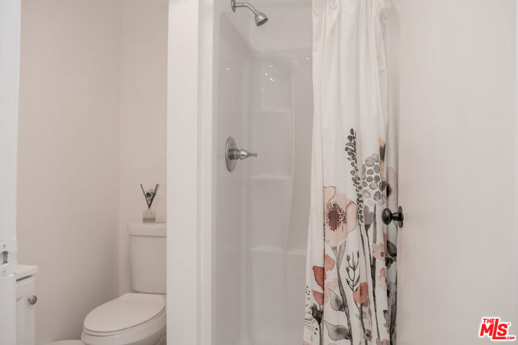 6136 Carlos Avenue - Photo 47