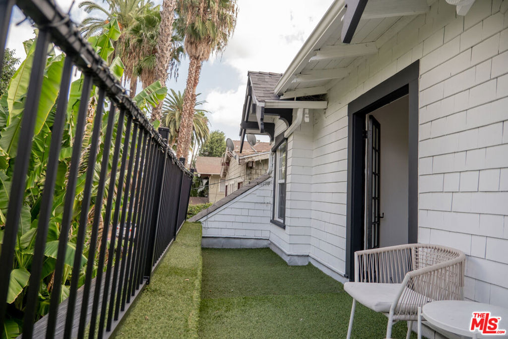 6136 Carlos Avenue - Photo 43