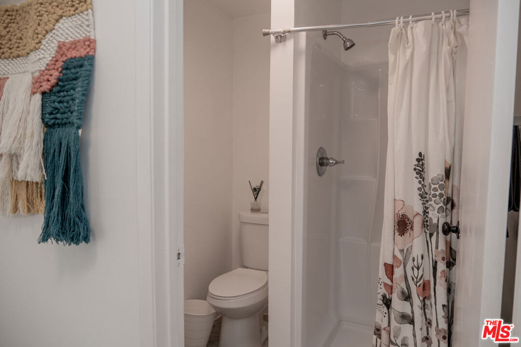 6136 Carlos Avenue - Photo 27