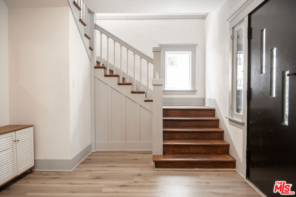 6136 Carlos Avenue - Photo 9