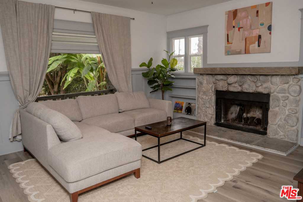 6136 Carlos Avenue - Photo 2