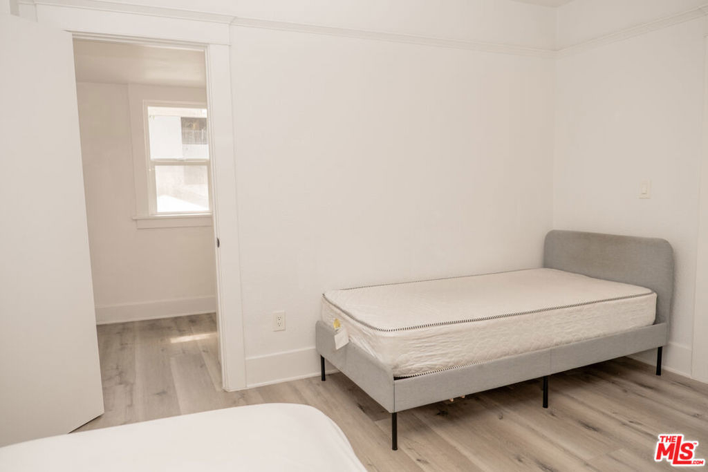 6136 Carlos Avenue - Photo 36