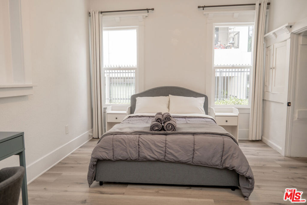 6136 Carlos Avenue - Photo 39