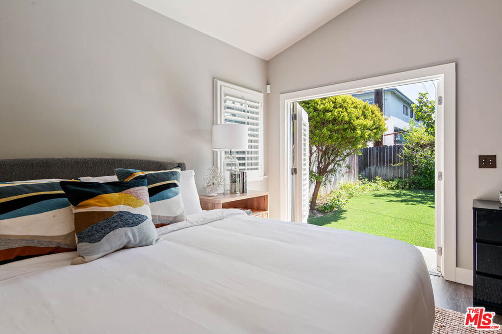 222 N St Andrews Place - Photo 39