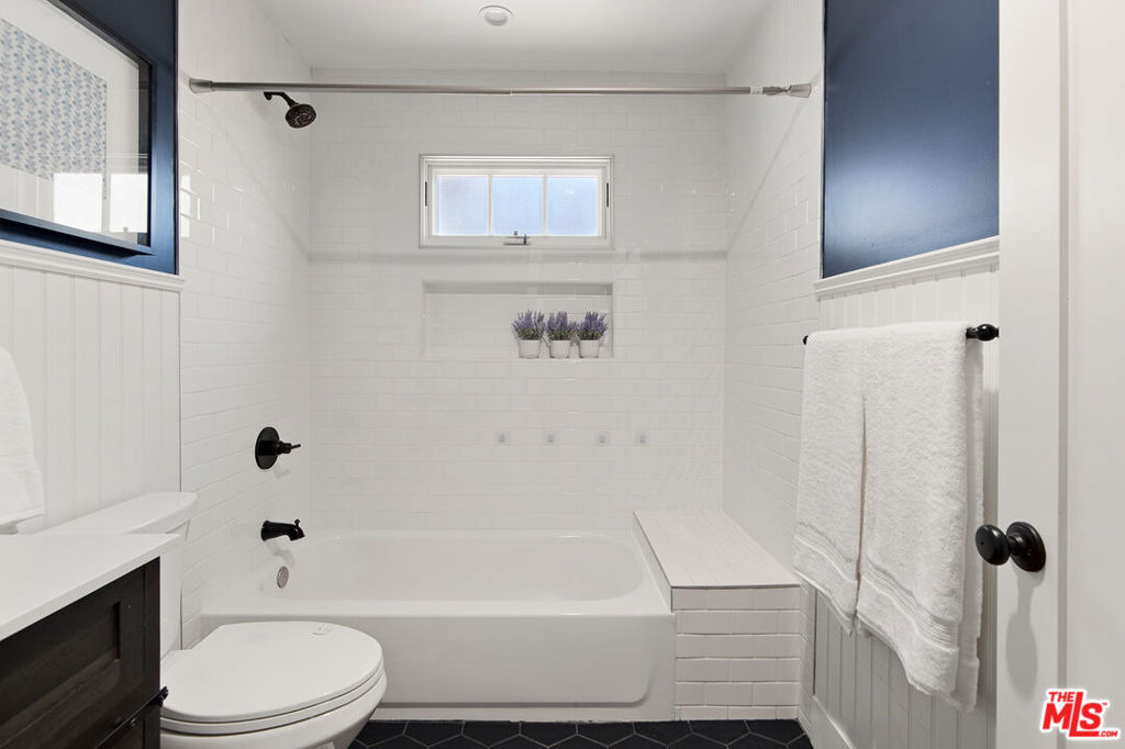 222 N St Andrews Place - Photo 26