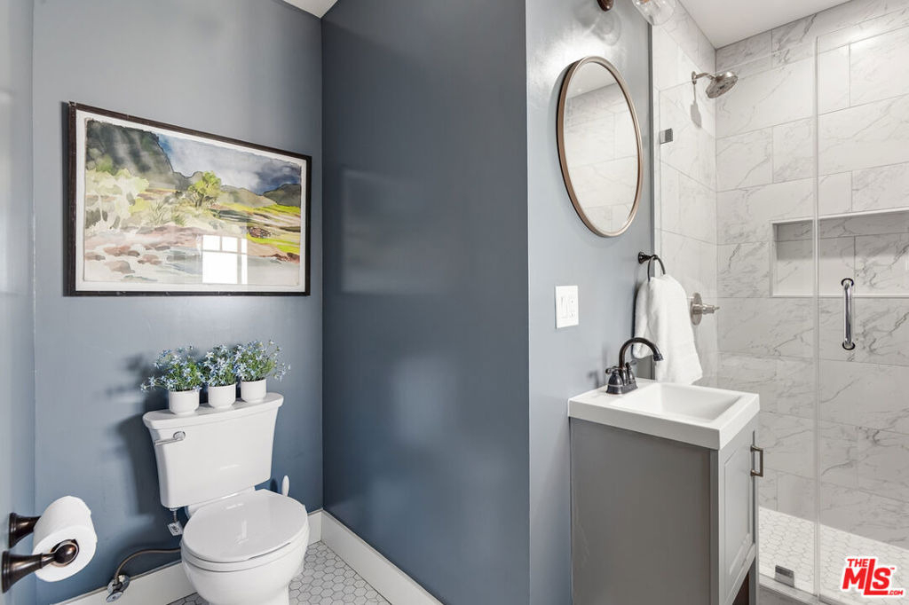 222 N St Andrews Place - Photo 54