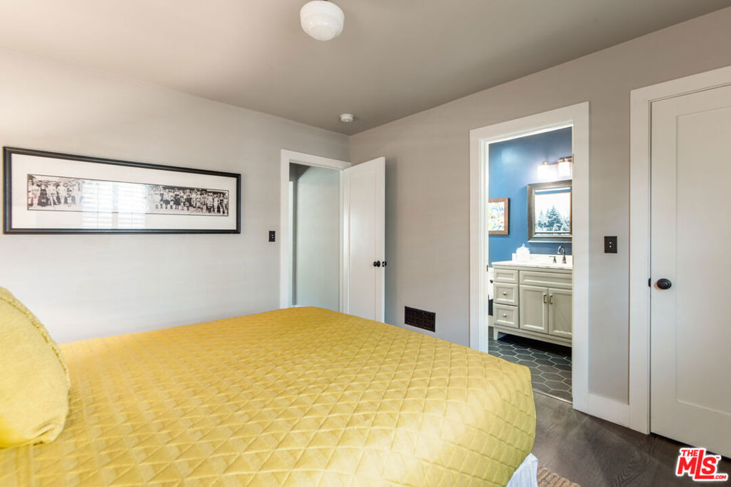 222 N St Andrews Place - Photo 32