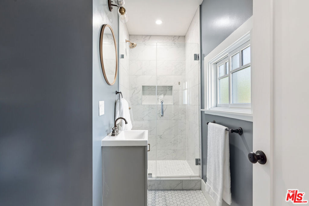 222 N St Andrews Place - Photo 53