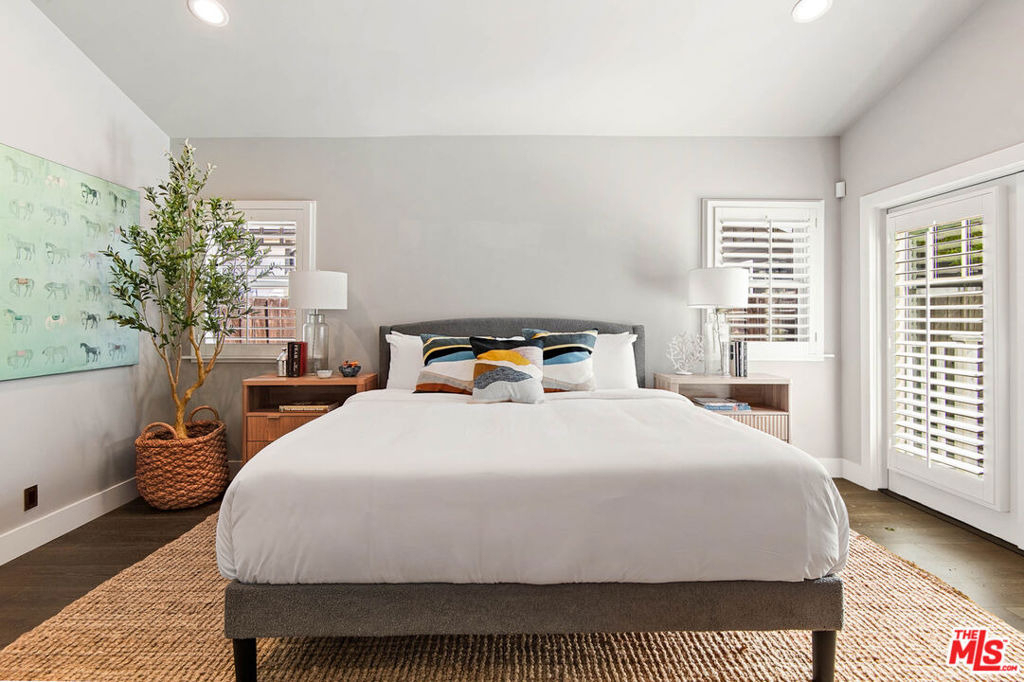 222 N St Andrews Place - Photo 37