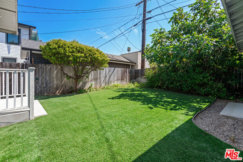 222 N St Andrews Place - Photo 61