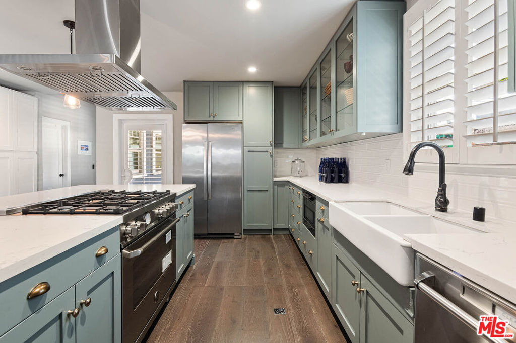 222 N St Andrews Place - Photo 15