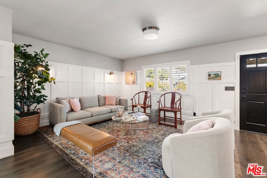 222 N St Andrews Place - Photo 8
