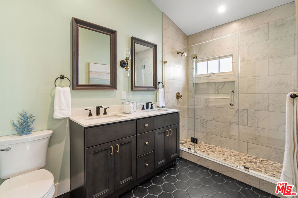 222 N St Andrews Place - Photo 41