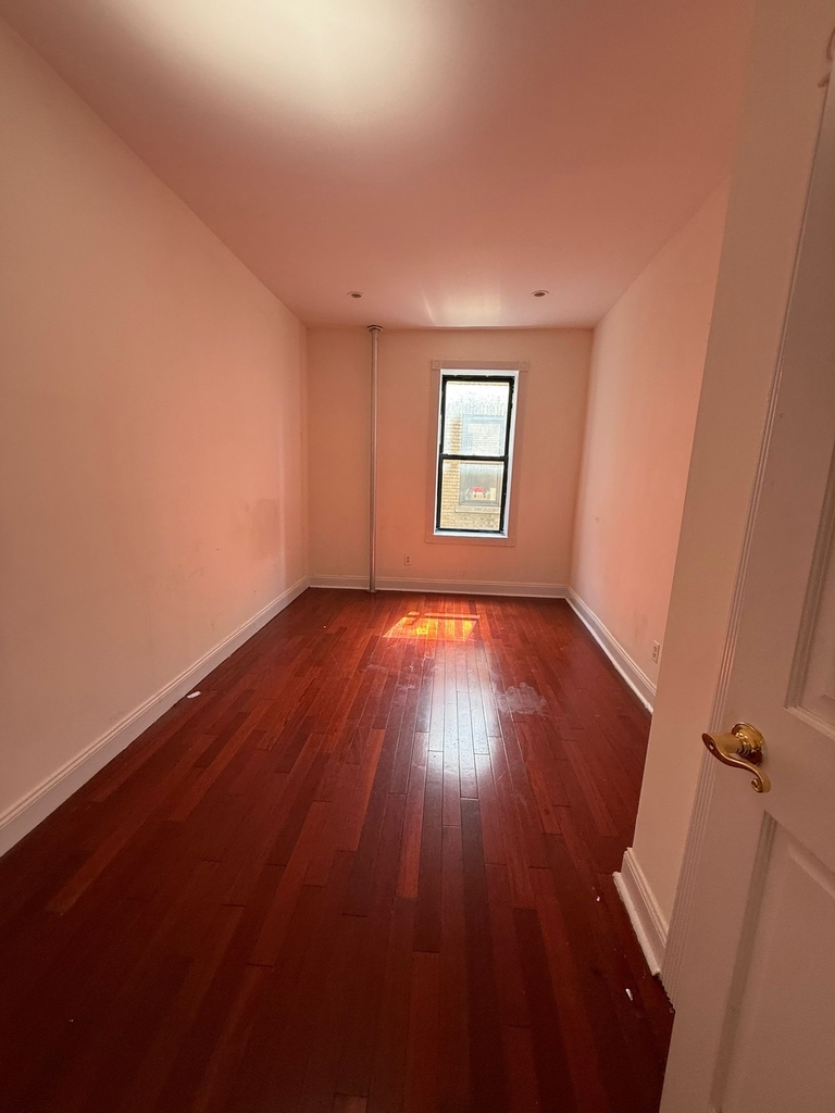 20 Magaw Place - Photo 4
