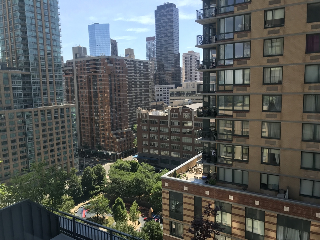 400 West 63rd Street - Photo 10