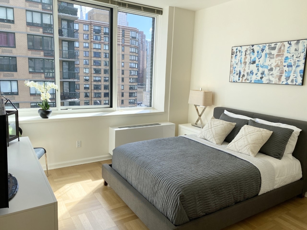 400 West 63rd Street - Photo 7