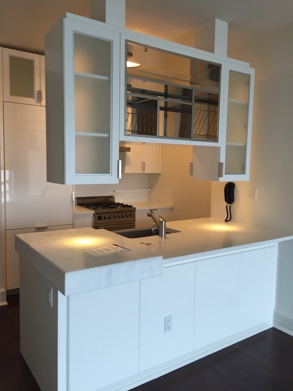 60 Riverside Boulevard - Photo 1