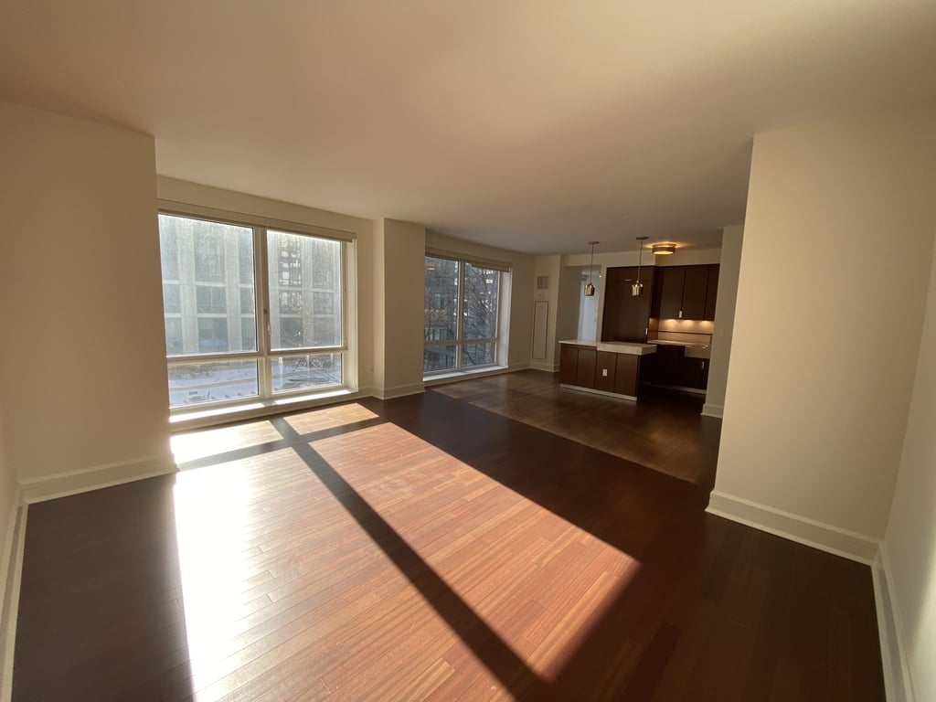 60 Riverside Boulevard - Photo 3