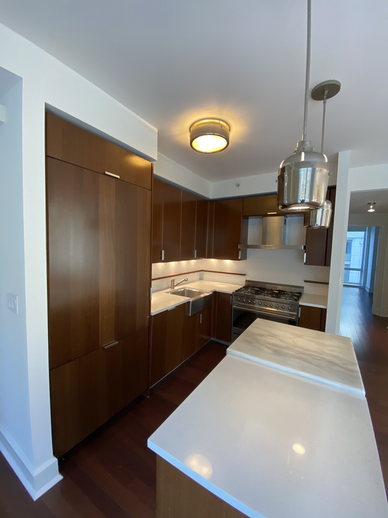 60 Riverside Boulevard - Photo 2